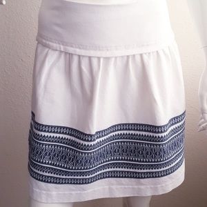 Madewell embroidered white/blue skirt 100% cotton